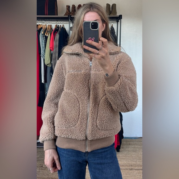 Wilfred Aritzia Oversized The Teddy Camel Tan Sherpa Pockets Zip Jacket Sweater - Picture 5 of 15
